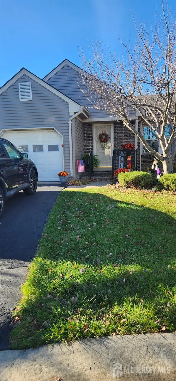 -10-B Molly Pitcher Court, Monroe, NJ 08831