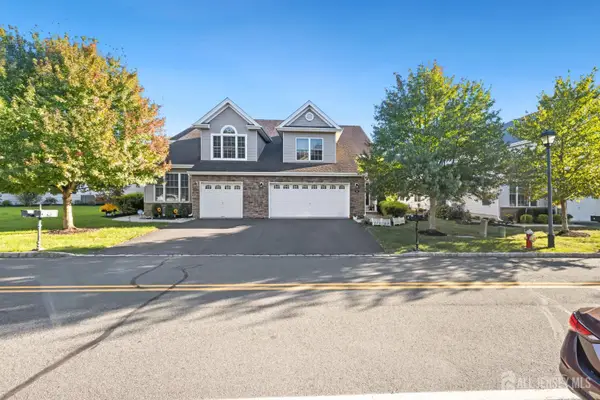 -60 Saratoga Court, Franklin, NJ 08873