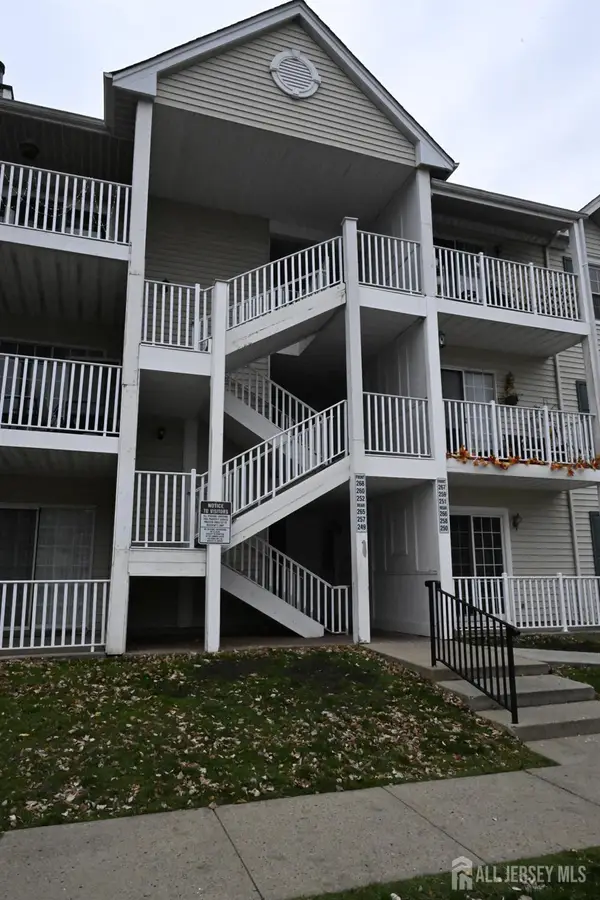 -249 Kempsey Drive, North Brunswick, NJ 08902