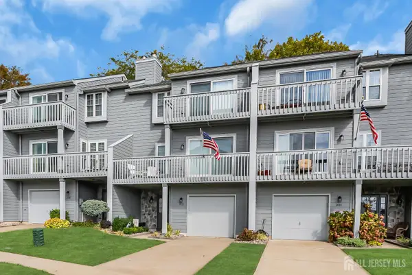 -303 Spinnaker Way, Neptune, NJ 07753