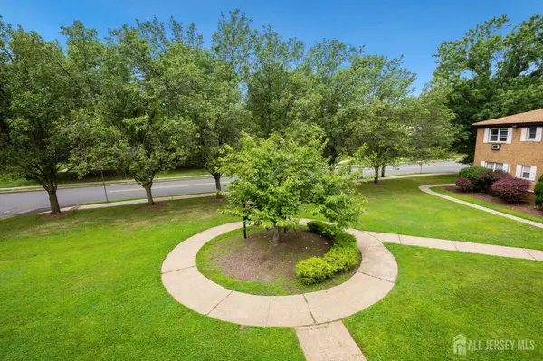 -55 Gill Lane #51, Iselin, NJ 08830