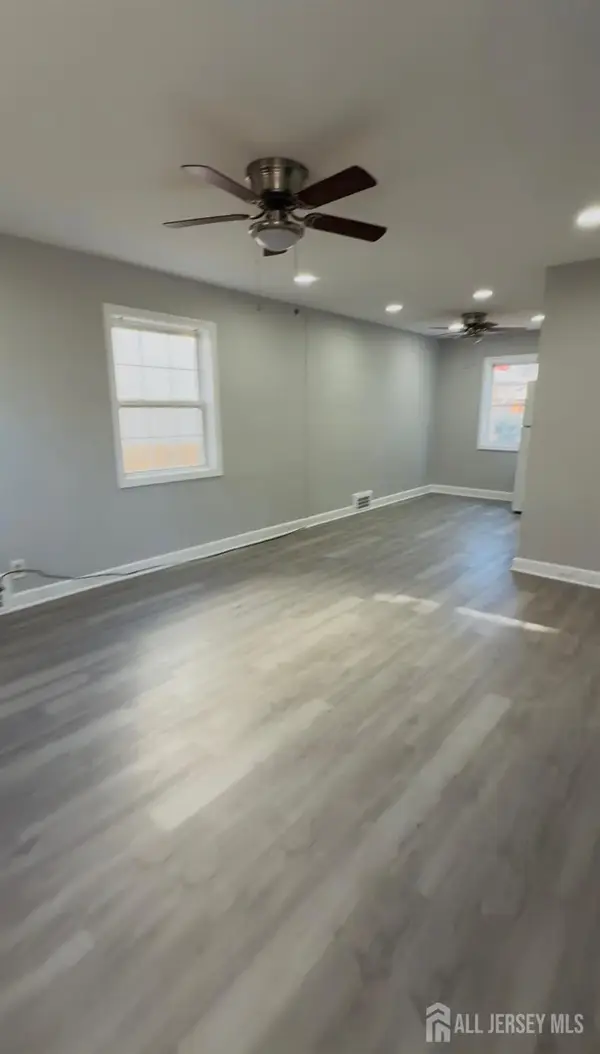 -42 Macarthur Drive, Edison, NJ 08837