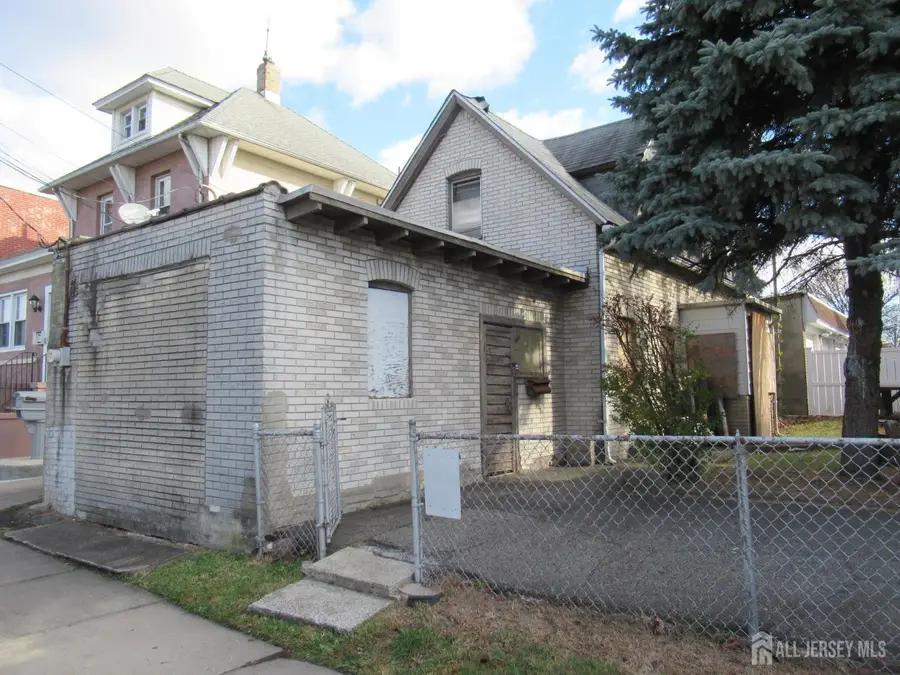 -82 Pulaski Avenue, Carteret, NJ 07008 - Image #3