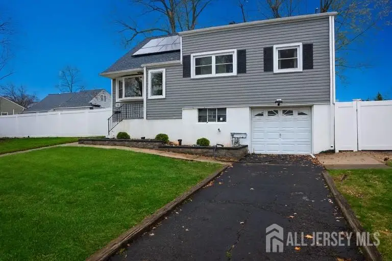 -206 Arlington Drive, Fords, NJ 08863 - Image #2