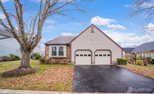 -11 Bedfordshire Drive, Monroe, NJ 08831