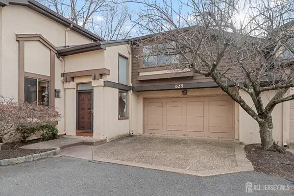 -625 Sayre Drive, Plainsboro, NJ 08540