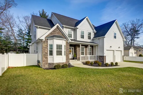 -28 Clayton Avenue, Monroe, NJ 08831