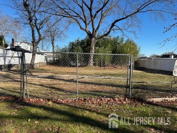 -16 Ridge Avenue, Sayreville, NJ 08872