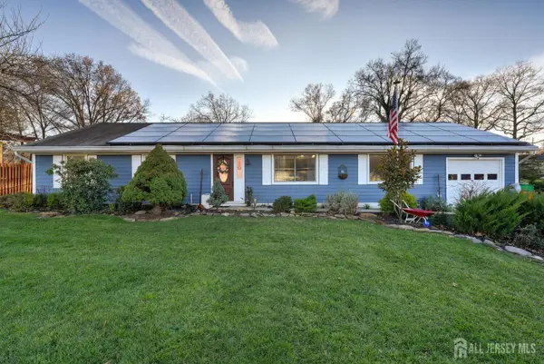 -88 Stratton Street S, Piscataway, NJ 08854