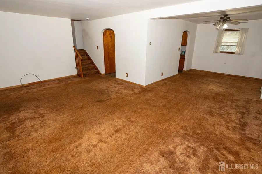 -13 Glencourt Avenue, Edison, NJ 08837 - Image #2