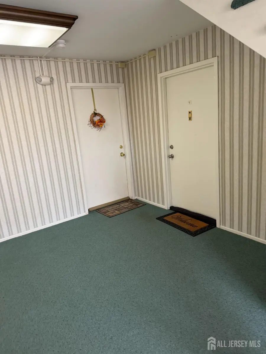 -401 Sharon Garden Court, Woodbridge Township, NJ 07095 - Image #2