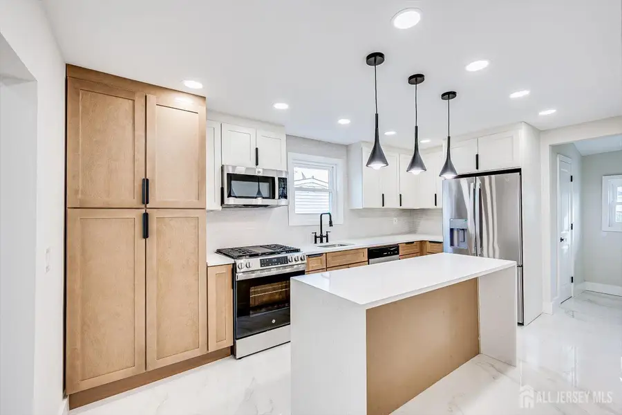 -237 Mawbey Street, Woodbridge, NJ 07095 - Image #2