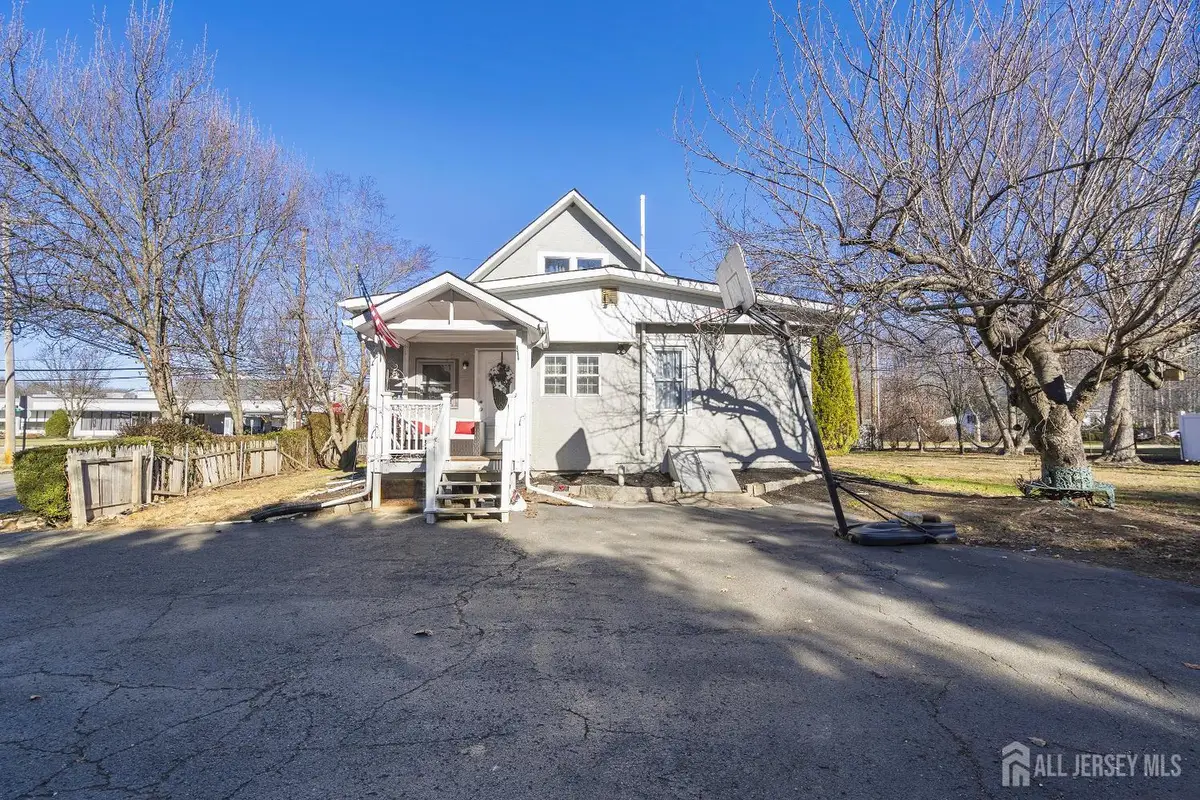 -396 Monmouth Street, East Windsor, NJ 08529 - Image #1