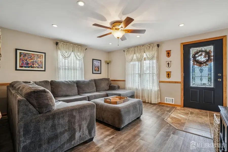 -326 Dekalb Avenue, Woodbridge, NJ 07095 - Image #3