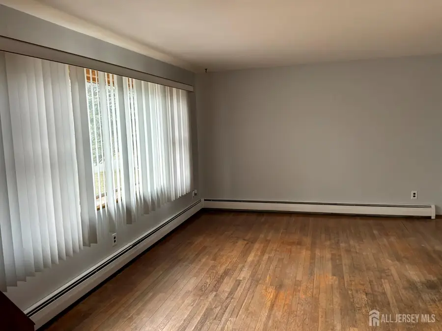 -8 Montclair Avenue, Edison, NJ 08820 - Image #3