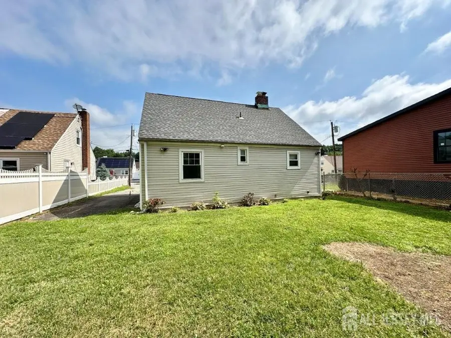 -533 S Park Drive S, Perth Amboy, NJ 08861 - Image #2