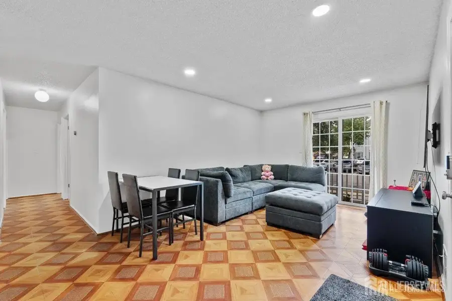 -251 Kempsey Drive, North Brunswick, NJ 08902 - Image #3