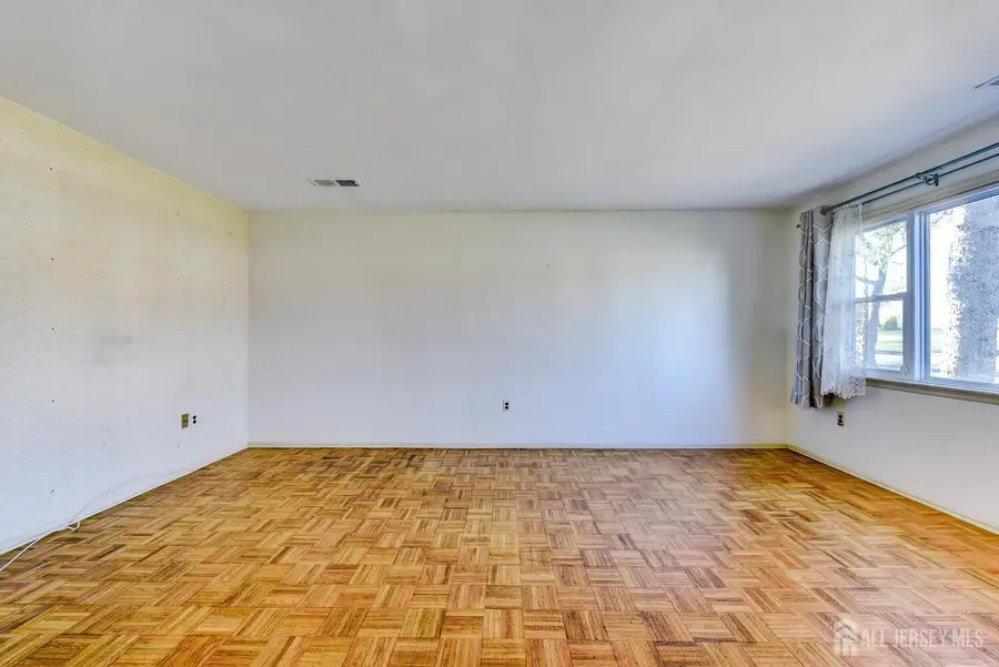 -28 Chipper Drive, South Brunswick, NJ 08824 - Image #3