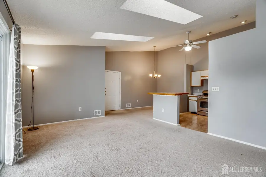 -304 Wimbeldon Court, North Brunswick, NJ 08902 - #2