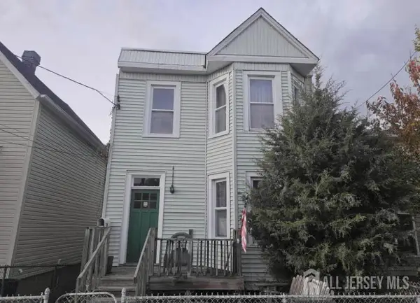 -827 Hudson Avenue, Secaucus, NJ 07094