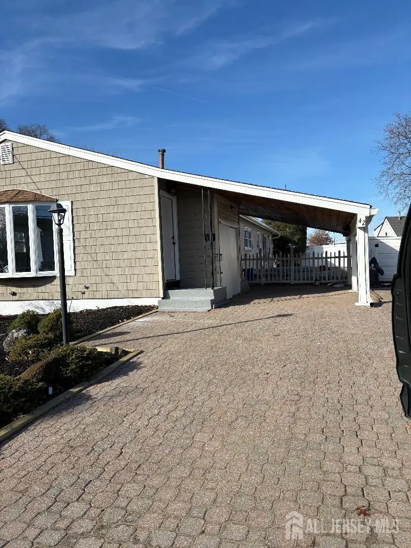 -42 Blvd E, Laurence Harbor, NJ 07735 - Image #1