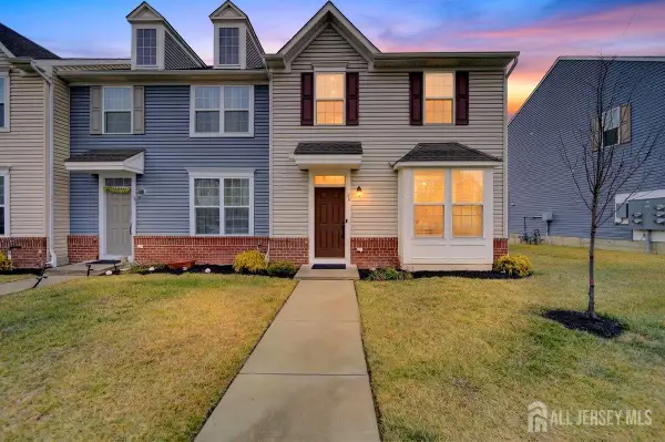 -66 American Way #266, Aberdeen, NJ 07721