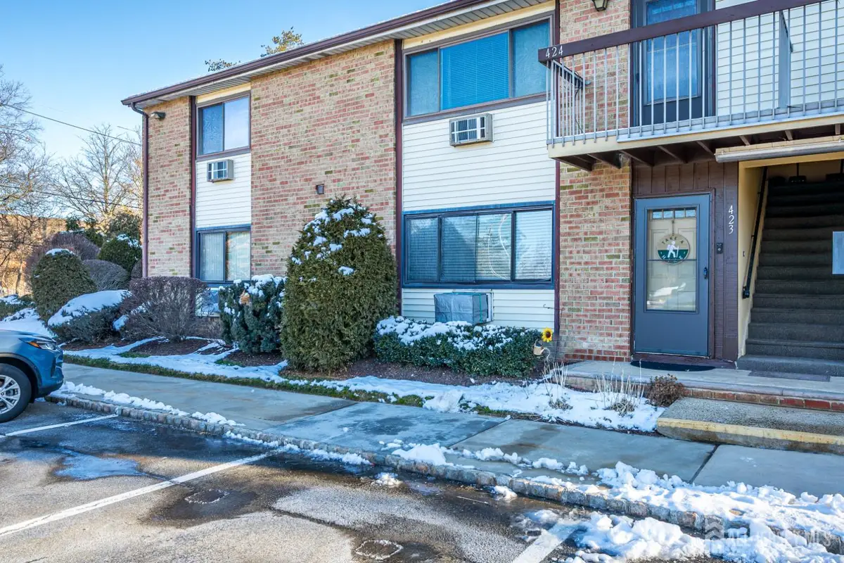 -423 Cricket Lane, Woodbridge, NJ 07095 - #1