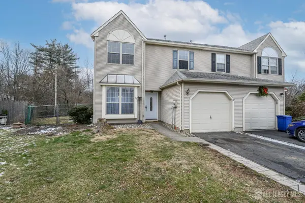 -14 Ravenwood Court, Freehold, NJ 07728