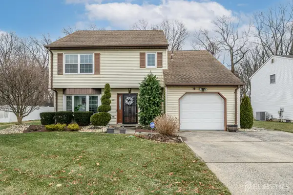 -285 Nathan Court, Aberdeen, NJ 07721