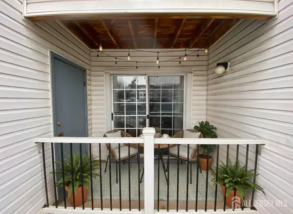 -215 Waterford Drive, Middlesex, NJ 08817