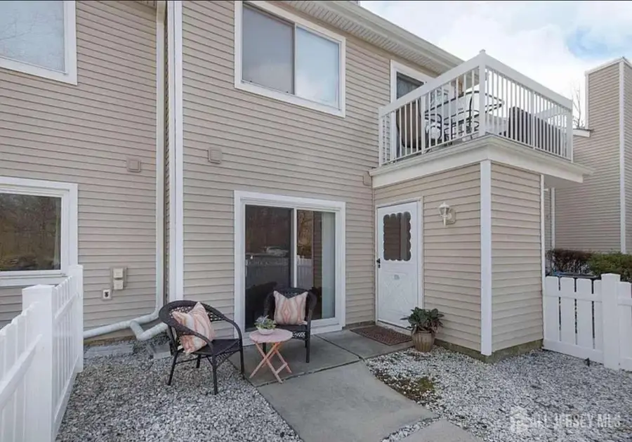 -29 Wynwood Drive, Heathcote, NJ 08852 - Image #2