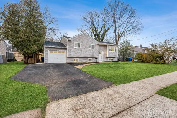 -139 Lee Drive, Middlesex, NJ 08846