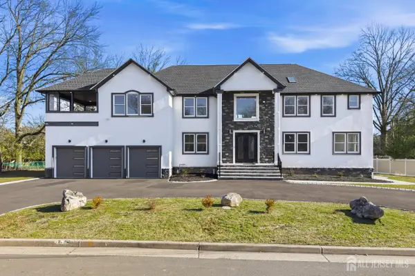 -4 Hemlock Drive, Edison, NJ 08820