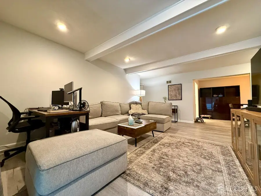 -31 Wynwood Drive, Heathcote, NJ 08852 - Image #3