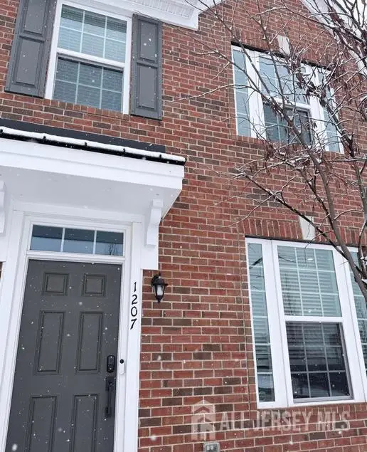 -1207 English Lane, Parlin, NJ 08859