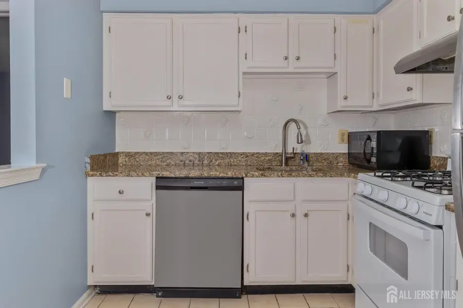 -734 Waterford Drive, Edison, NJ 08817 - Image #3