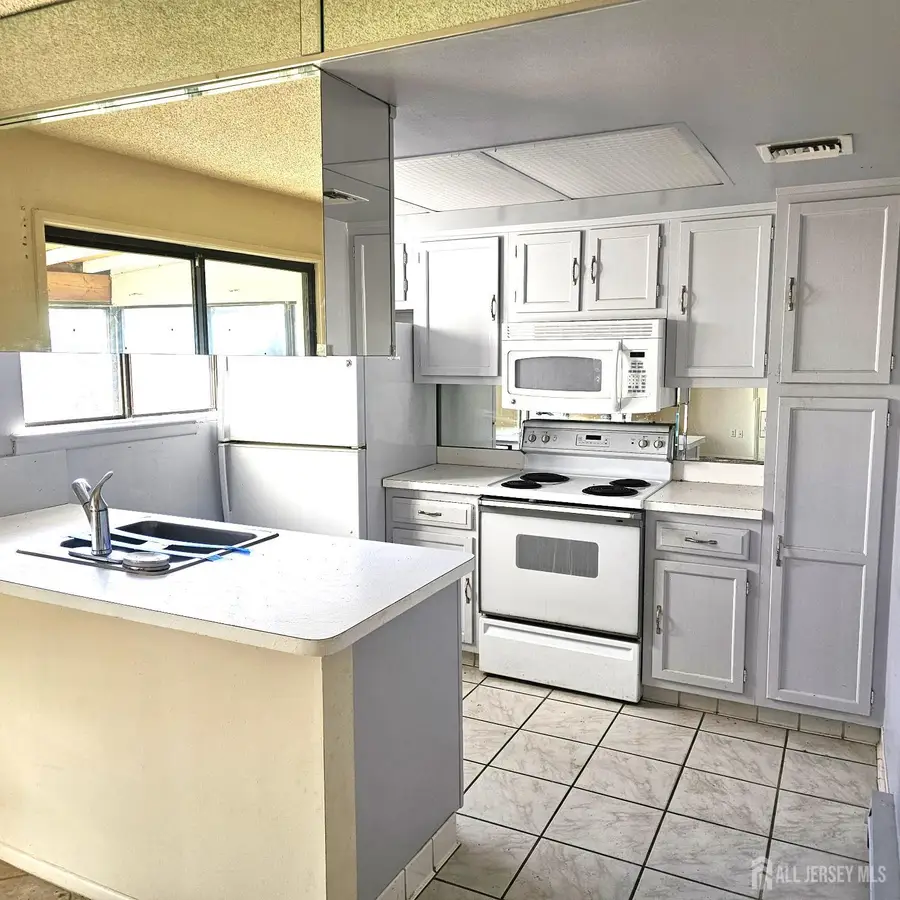 -155 Chatham Drive #A, Monroe, NJ 08831 - Image #2