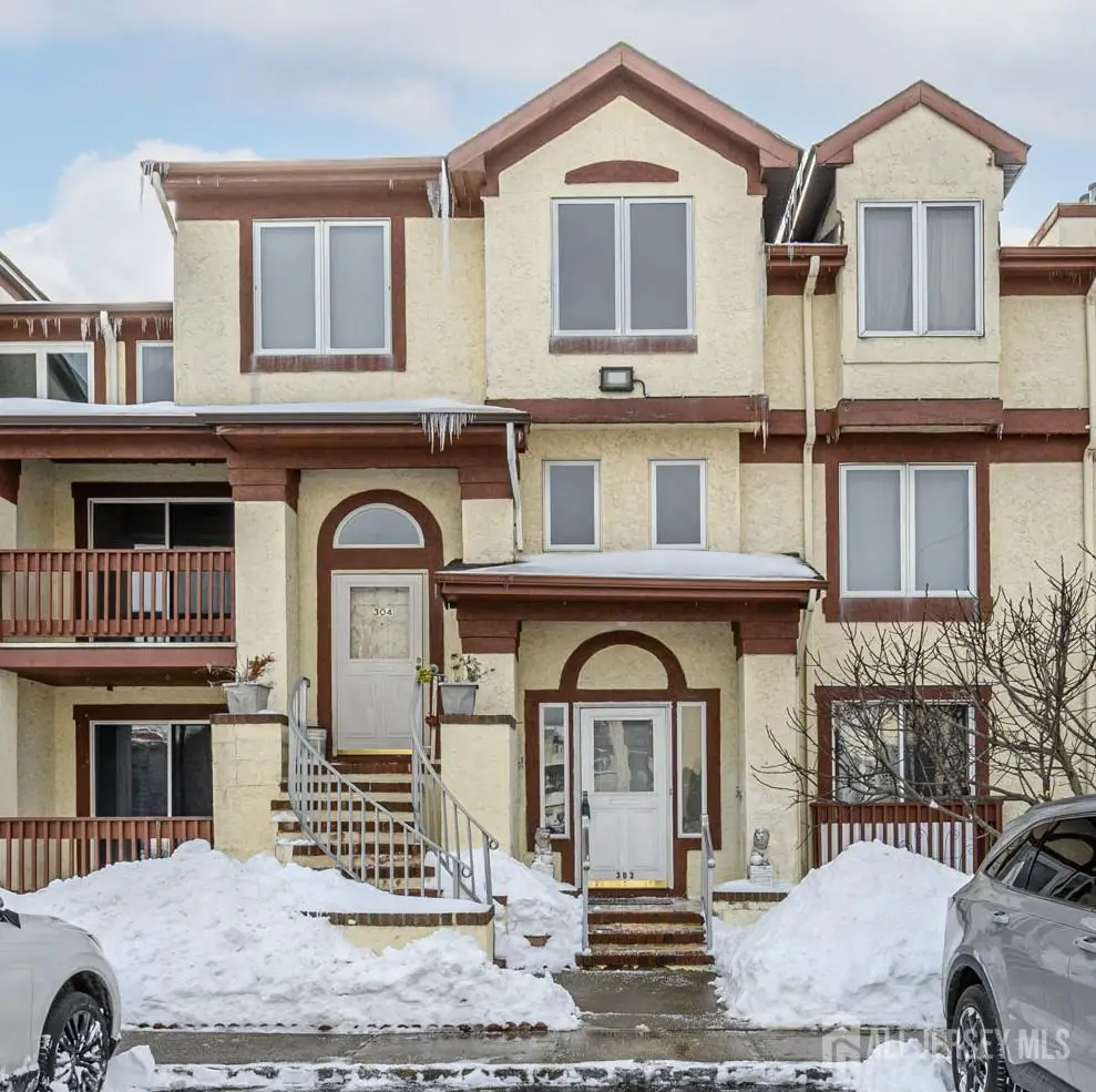 -303 Michaels Court, Woodbridge, NJ 07095 - #1