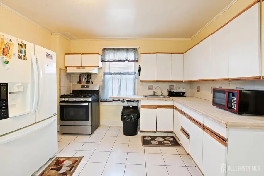 -311 Gifford Street, Perth Amboy, NJ 08861 - Image #2