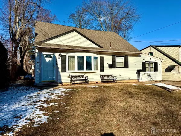 -41 Pinetree Drive, Sayreville, NJ 08859