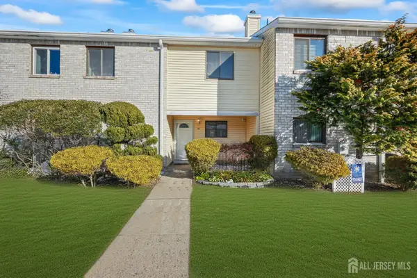 -26 Front Court, Old Bridge, NJ 08857