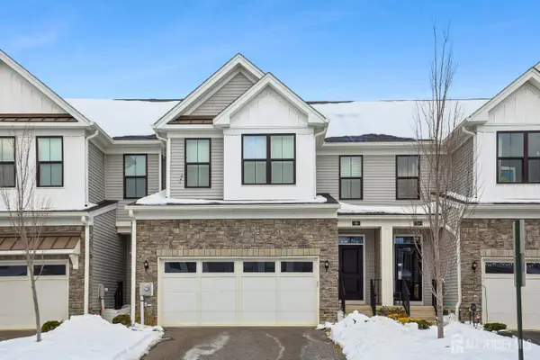 -26 Wisteria Court, Monroe, NJ 08831