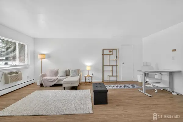 -22 Lake Avenue #5a, East Brunswick, NJ 08816