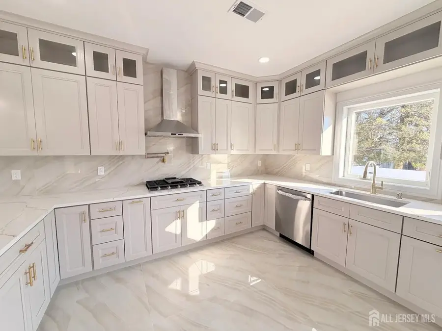 -46 Foyer Street, Edison, NJ 08817 - #3