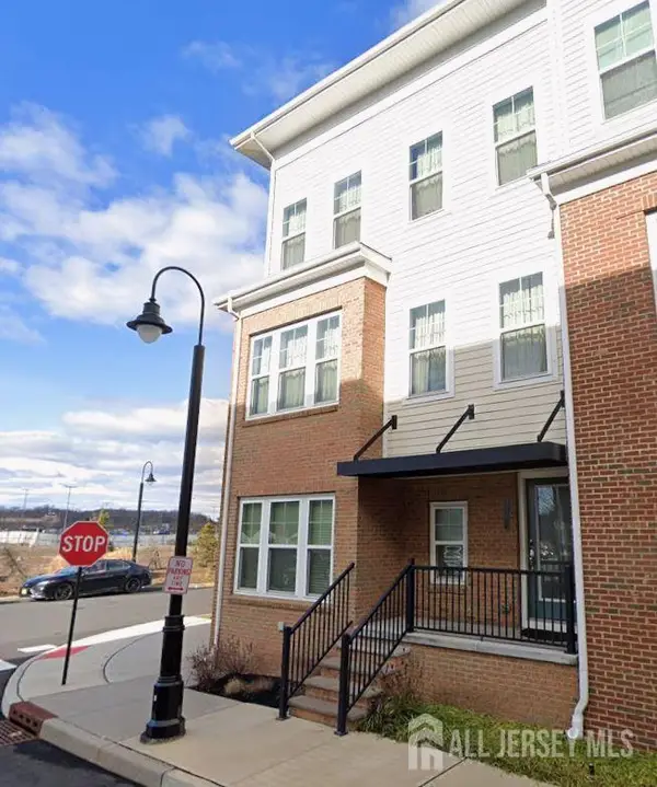 -2 Bond Street, North Brunswick, NJ 08902