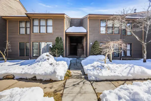 -113 Heather Court, Edison, NJ 08820