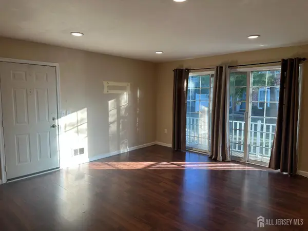 -480 Witney Court, North Brunswick, NJ 08902