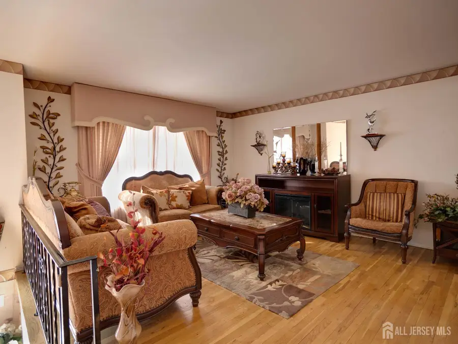 -15 E Walnut Street E, Colonia, NJ 07067 - #3