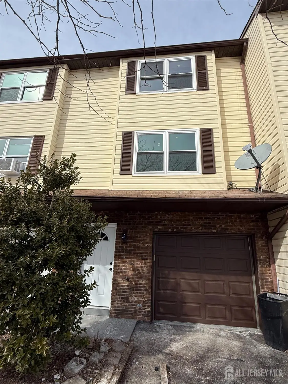 -25 N Essex Street, Carteret, NJ 07008 - #1