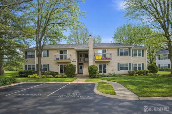 -115 Applegate Lane, East Brunswick, NJ 08816